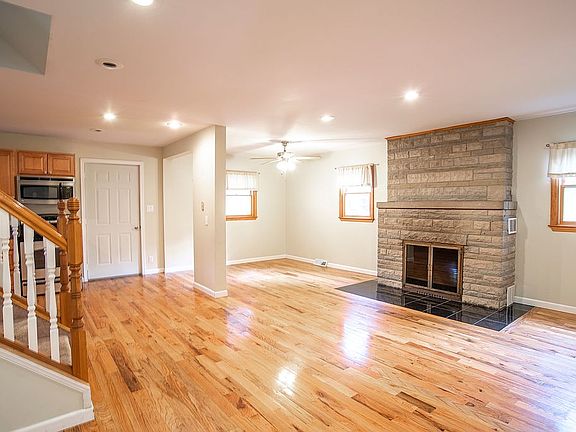 2nd image of 641 S Briarvale Dr