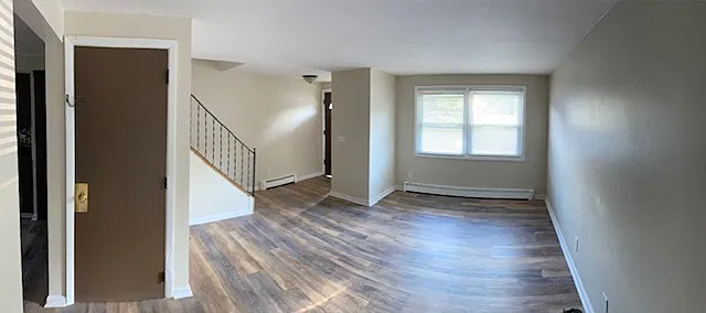 3 bed, 925 sqft, $1,600 — Photo 2