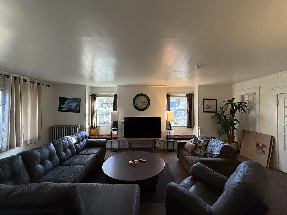 313 Wait Ave