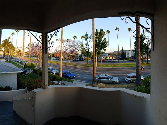 2nd image of 721 W Glenoaks Blvd