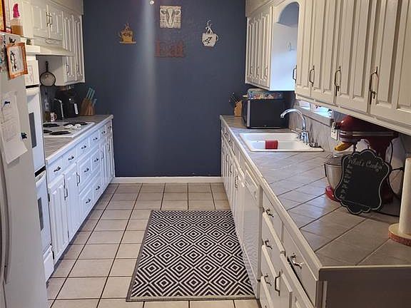 5th image of 9015 Monticello Dr