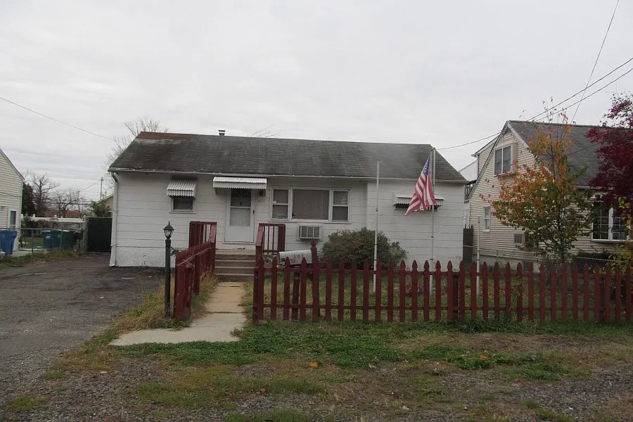 507 Park Ave photo 1