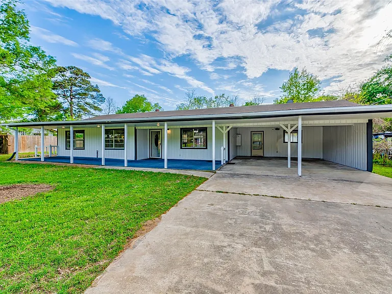 2778 FM 3277 — Photo 3