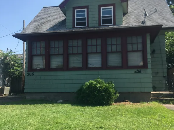 206 California Dr, Rochester, NY 14616