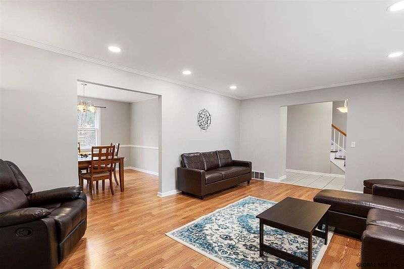 3rd image of 17 CHRISTINA Drive