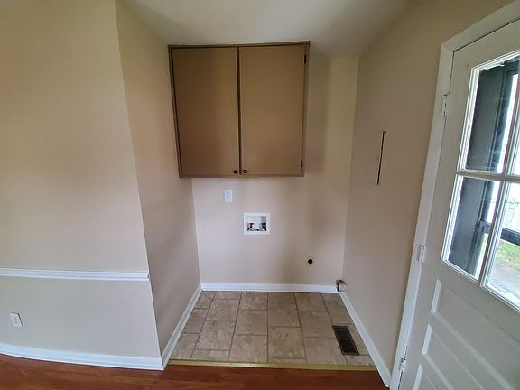 4th image of 2303 Phoenix Dr