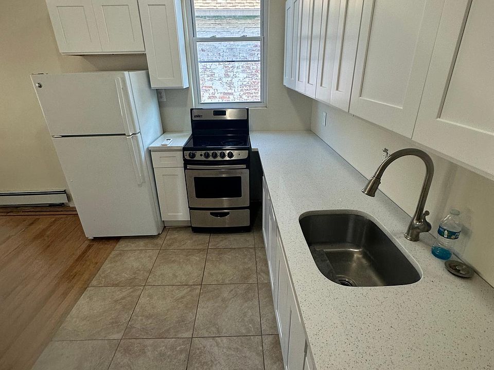 1st image of 3253 Fenton Ave Floor 2