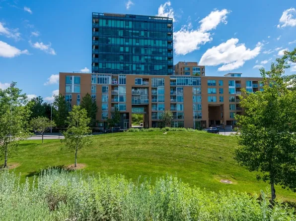 200 Lett St #311, Ottawa, ON K1R 0A7
