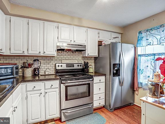 4th image of 12509 Laurel Grove Pl