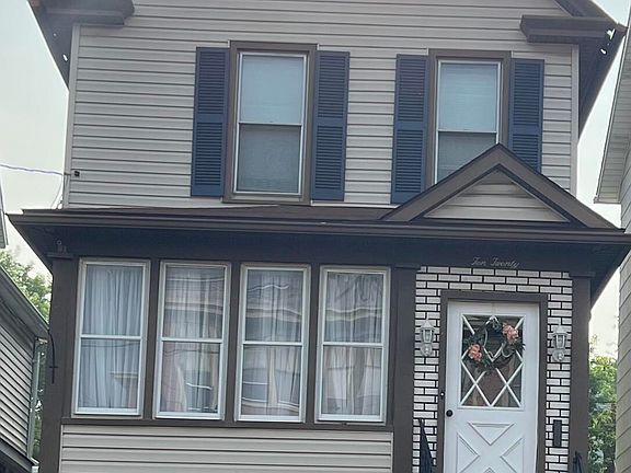 2nd image of 1020 Market St