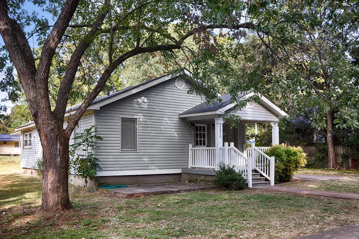 3424 Clopton St SW — Photo 4