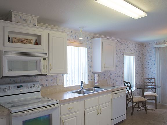 3rd image of 572 Marlin Circle