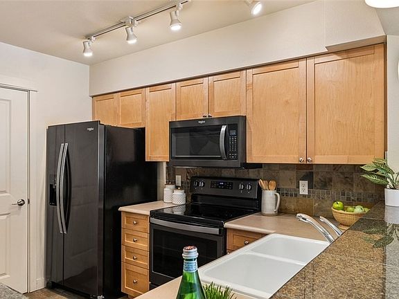 4th image of 1545 NW 57th St Unit 321