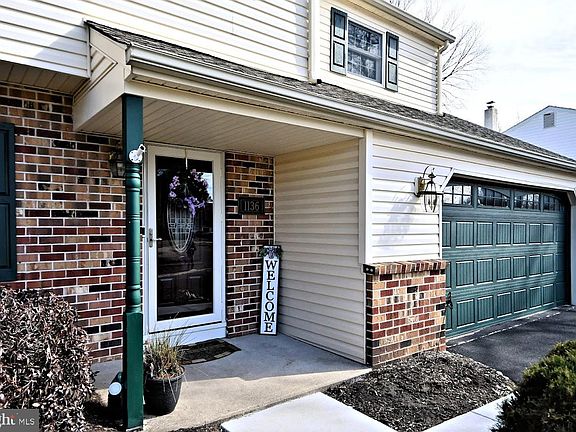 3rd image of 1136 Northfield Cir