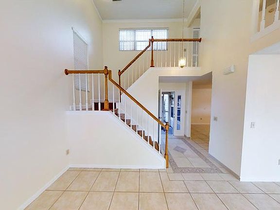 3rd image of 9931 Aloma Bend Ln