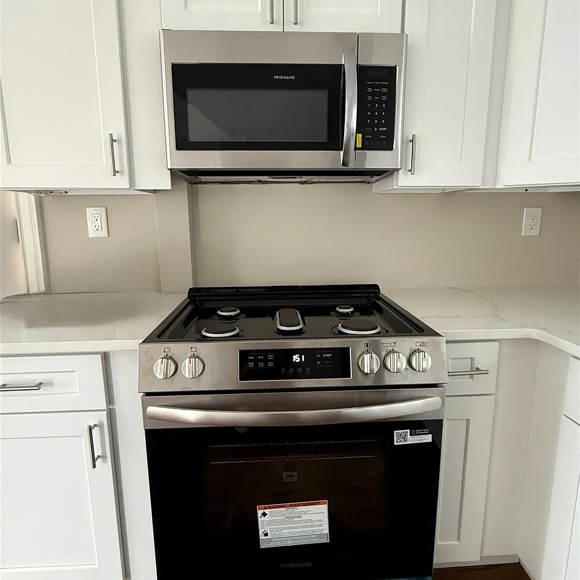 1 bed, 1.0 bath, $3,250 — Photo 2