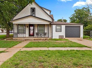 301 E Arapaho Ave, Weatherford, OK 73096
