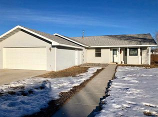 145 Valley View Dr, Lander, WY 82520