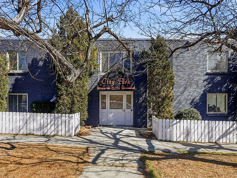 2526 N Clay St — Photo 22