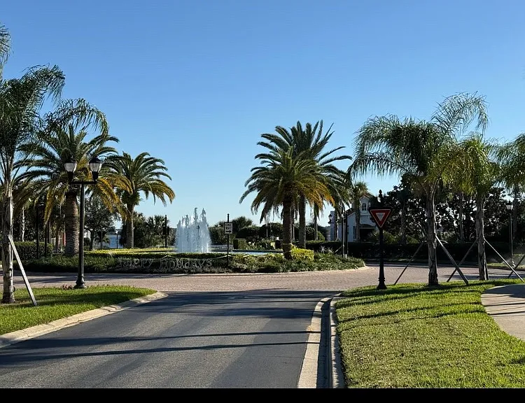 8228 Tivoli Dr — Photo 32