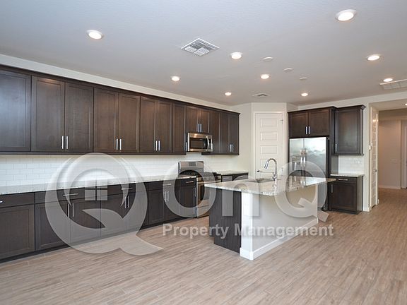 5th image of 1124 E Thompson Way