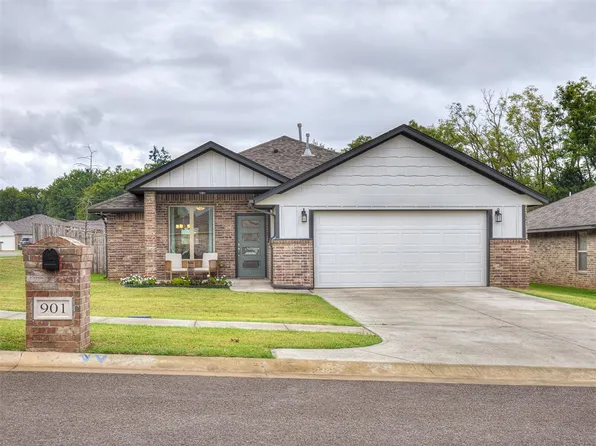 901 River Run Dr, Noble, OK 73068