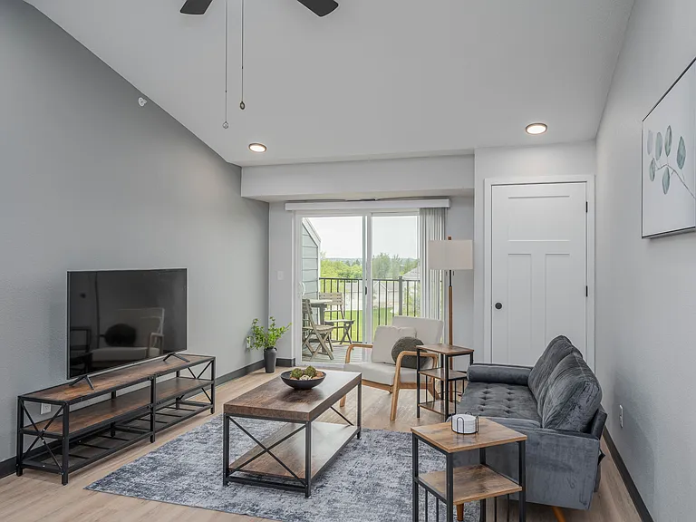 1075 4th St NE #311 — Photo 3