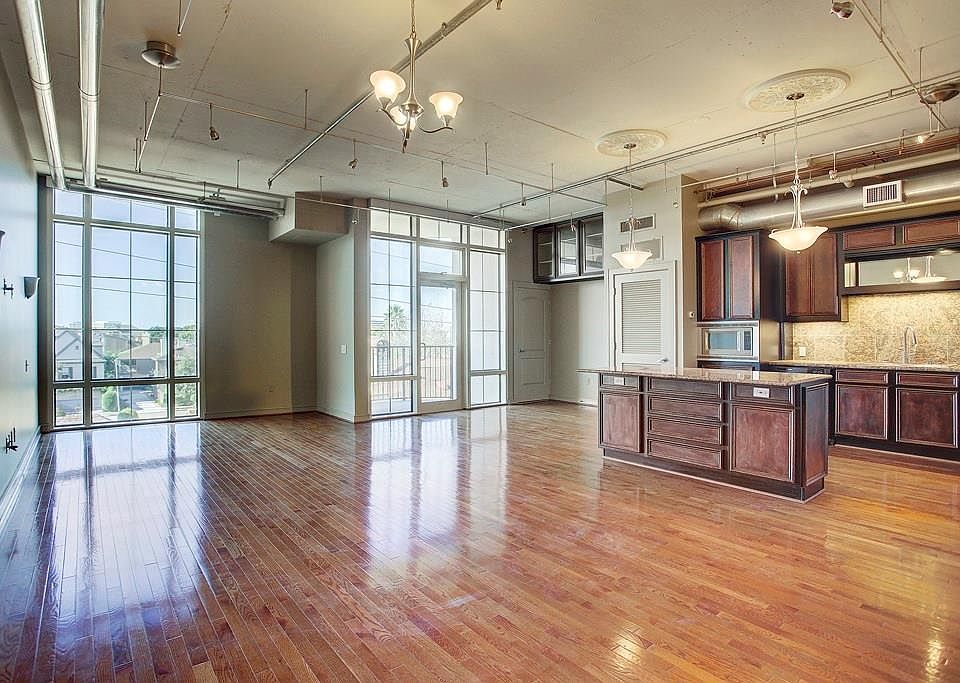 1st image of 1616 Fountain View Dr APT 406