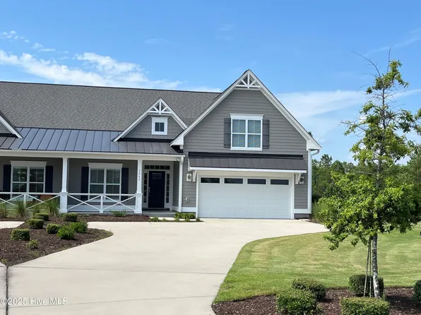 3688 Gardenia Ln, Southport, NC 28461