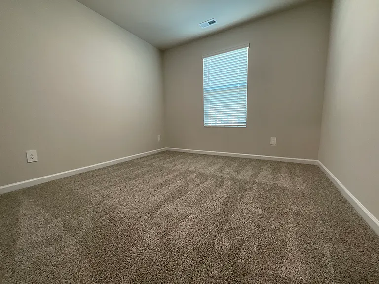 646 Rolling Fields Dr — Photo 10