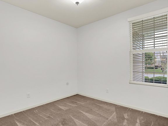 3rd image of 5125 Lilium Dr