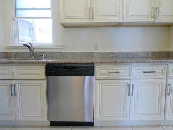 2nd image of 2400 Van Ness Ave APT 24