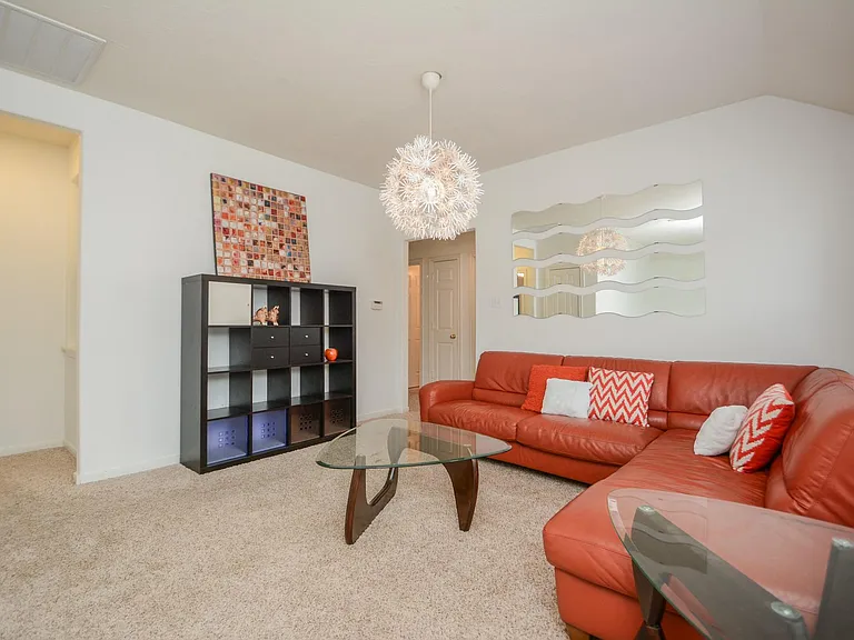 2 Stone Arrow Pl — Photo 12