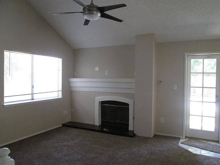 3615 Abbott Dr — Photo 4