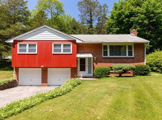 59 Rochdale Rd, Poughkeepsie, NY 12603