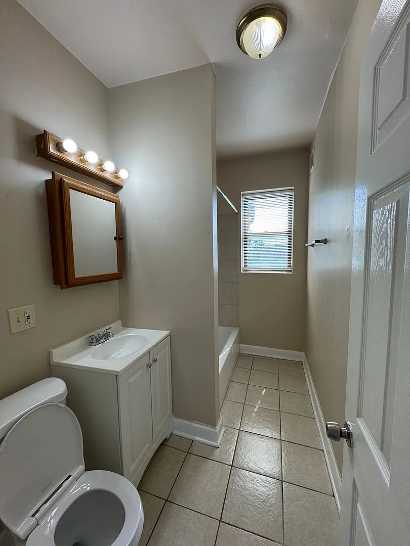2 bed, $1,200 — Photo 1