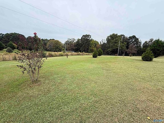 5th image of 15 Maple Tree Dr