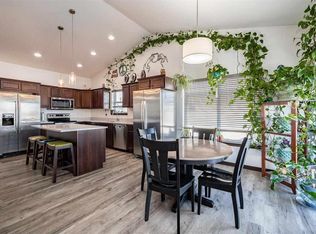 403 Ridge View Dr, West Branch, IA 52358