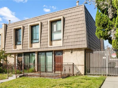 15047 Chatsworth St, Mission Hills, CA, 91345