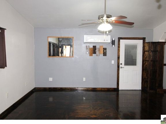 3rd image of 2809 Connell St