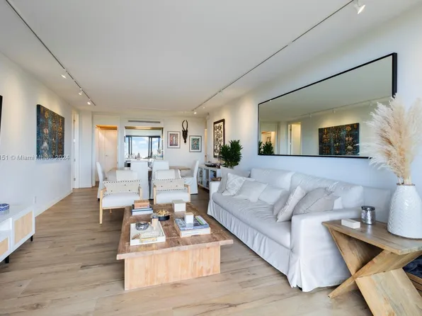 90 Edgewater Dr APT 804, Coral Gables, FL 33133