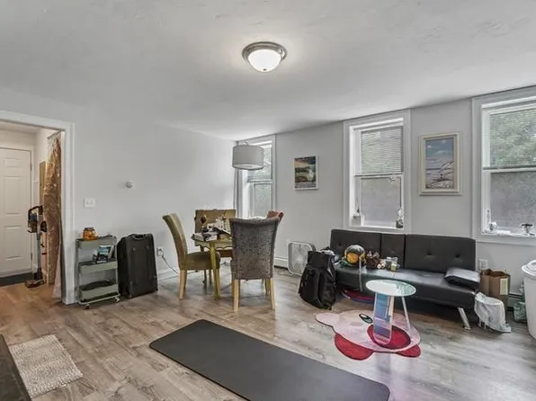148 Walnut St #3, Chelsea, MA 02150