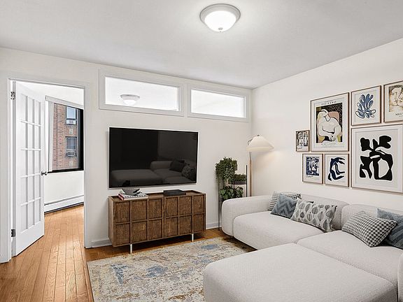 4th image of 4 W 104th St APT 3A