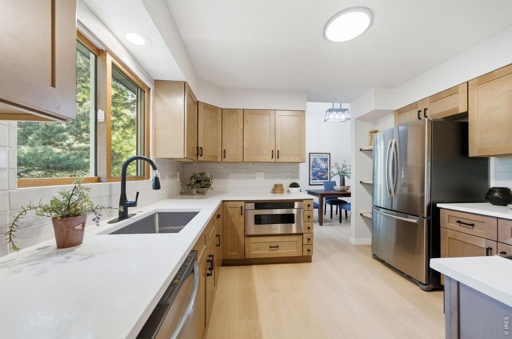 1318 Sanford Dr