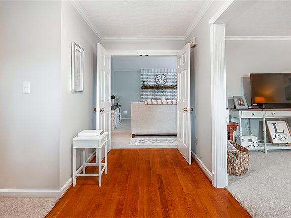 5th image of 1316 Martin Way
