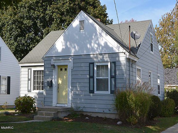 2nd image of 1331 Oaklawn St NE