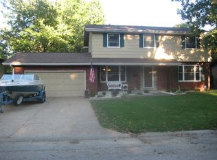 22 N Cape Ct, Belleville, IL