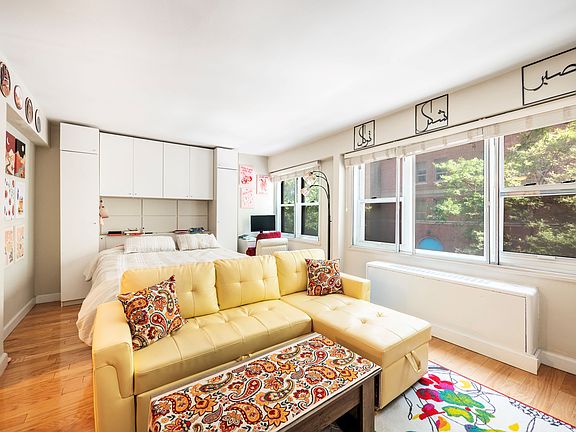 3rd image of 210 E 63rd St APT 3C