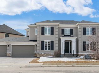 45 NE Rockcliff Hts NW, Calgary, AB T3G 0C7
