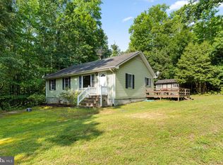 381 Waverly Ave, Kilmarnock, VA 22482